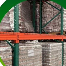 Pallets en almacén